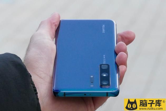 HUAWEI P40真机图（来源：DIGITAL TRENDS）