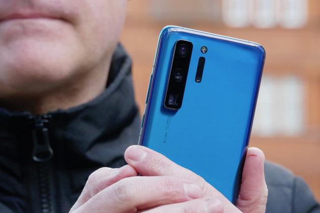 HUAWEI P40真机图（来源：DIGITAL TRENDS）