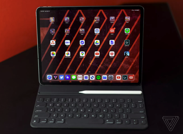 2020款iPad Pro（图片来自@The Verge）