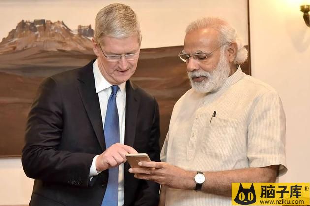 <a href=name-81.html>苹果</a>CEO库克曾在2016年前后前往印度，希望再建立一个生产基地，但目前近有少数低端产品能在印度生产