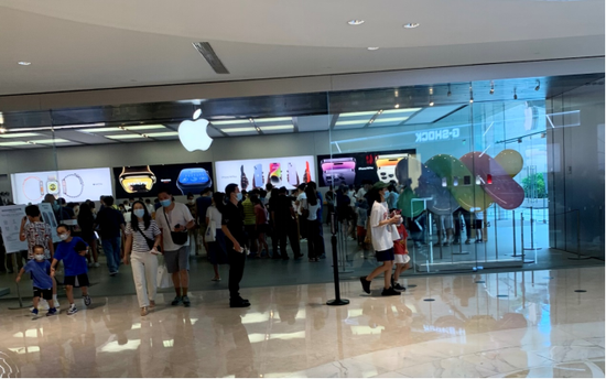 苹果位于深圳益田假日广场的零售门店